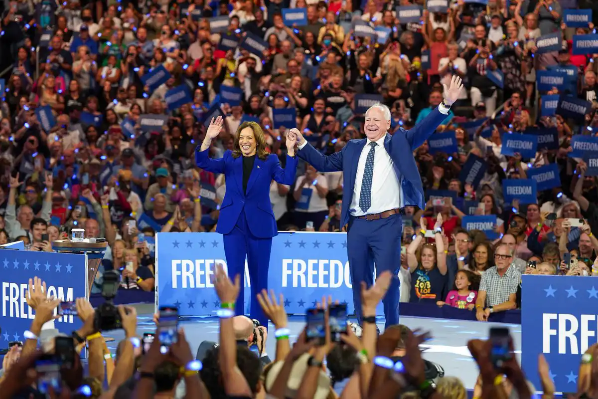 Kamala Harris & Tim Walz